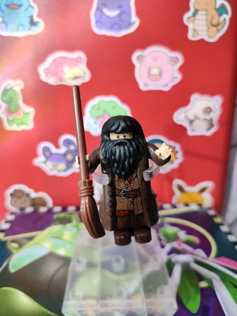 LEGO Rubeus Hagrid (hp111) with Broomstick Bundle (Category: Lego & Building Sets) located in San Antonio. Submitted by lansbitshop (Listing ID 1470090583, Image 1). Description: Listing: LEGO Rubeus Hagrid (hp111) with Broomstick Bundle Minifigure: Genuine LEGO Rubeus Hagrid (ID: hp111) from the classic 2010–2011 era. Features his iconic oversized dark brown coat mold and molded shaggy hair/beard combo. Accessory: Includes an authentic LEGO redd
