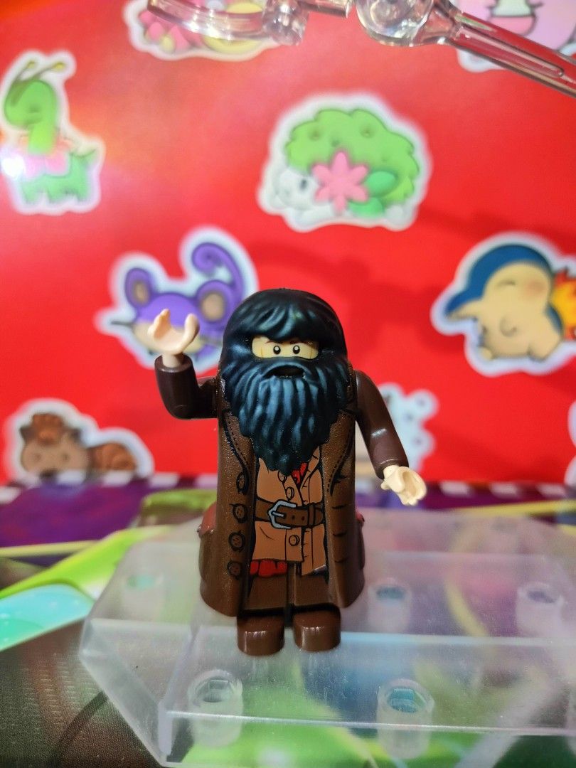 LEGO Rubeus Hagrid (hp111) with Broomstick Bundle (Category: Lego & Building Sets) located in San Antonio. Submitted by lansbitshop (Listing ID 1470090583, Image 2). Description: Listing: LEGO Rubeus Hagrid (hp111) with Broomstick Bundle Minifigure: Genuine LEGO Rubeus Hagrid (ID: hp111) from the classic 2010–2011 era. Features his iconic oversized dark brown coat mold and molded shaggy hair/beard combo. Accessory: Includes an authentic LEGO redd