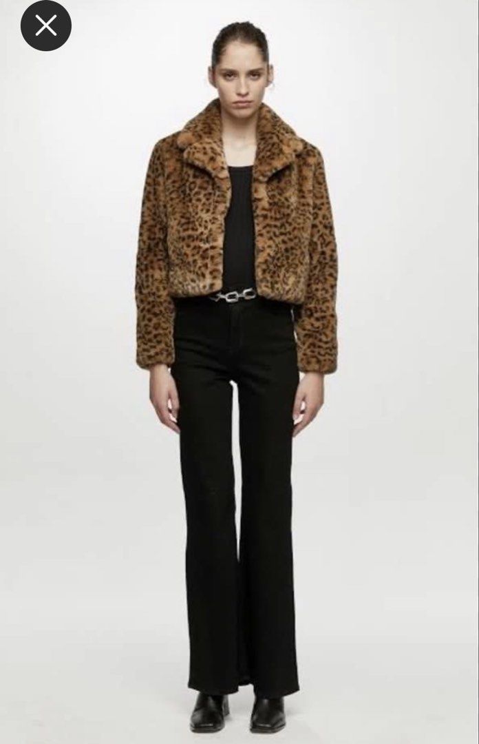 leopard-print faux fur (Category: Coats, Jackets and Outerwear) located in Makati City. Submitted by cozydapper (Listing ID 1470061700, Image 1). Description: .