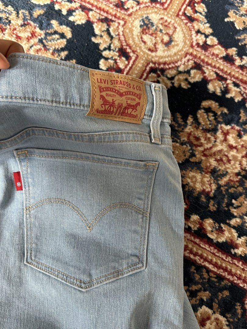 Levis 318 shaping wideleg size 27 (Category: Jeans) located in Taguig. Submitted by authenticniceseller (Listing ID 1470034741, Image 3). Description: .