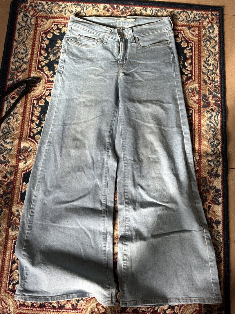 Levis 318 shaping wideleg size 27 (Category: Jeans) located in Taguig. Submitted by authenticniceseller (Listing ID 1470034741, Image 1). Description: .