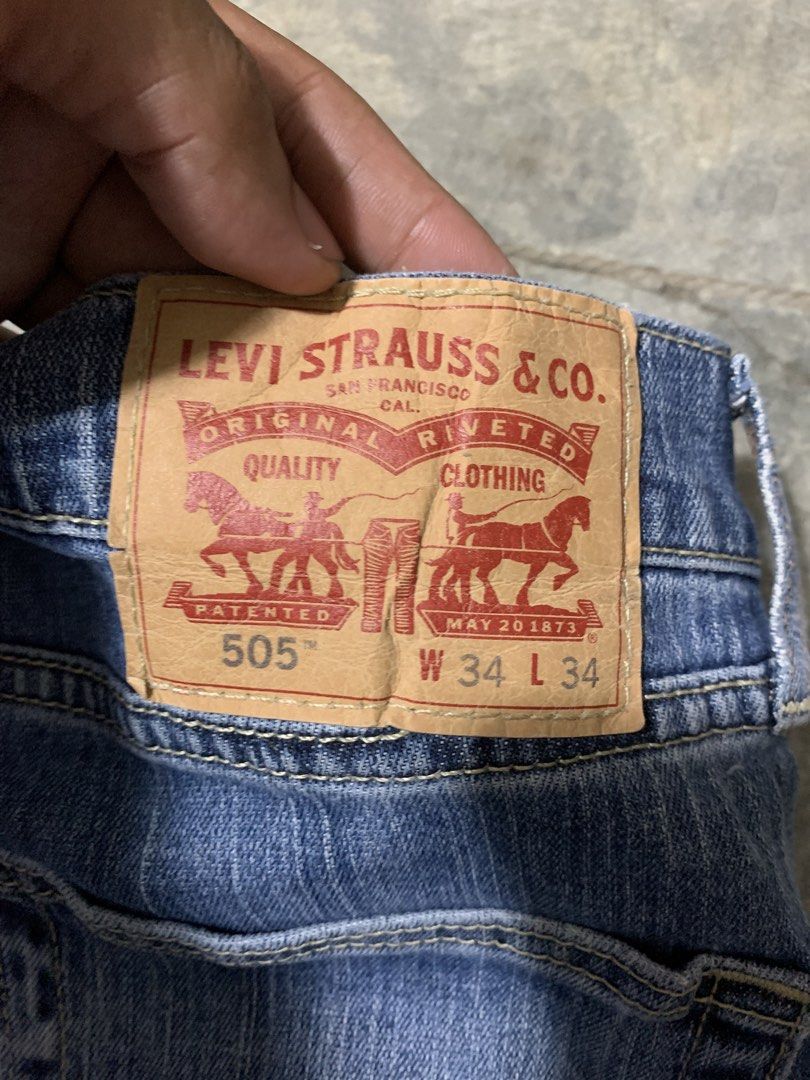 Levi’s 505 (Category: Jeans) located in Tibiao. Submitted by notaveragethrift (Listing ID 1470082759, Image 3). Description: Waist - 32-34 Length- 40 Thighs- 11.5 Leg opening - 8 CR- 9.7/10 or better Excellent Condition Need wash No issue.
