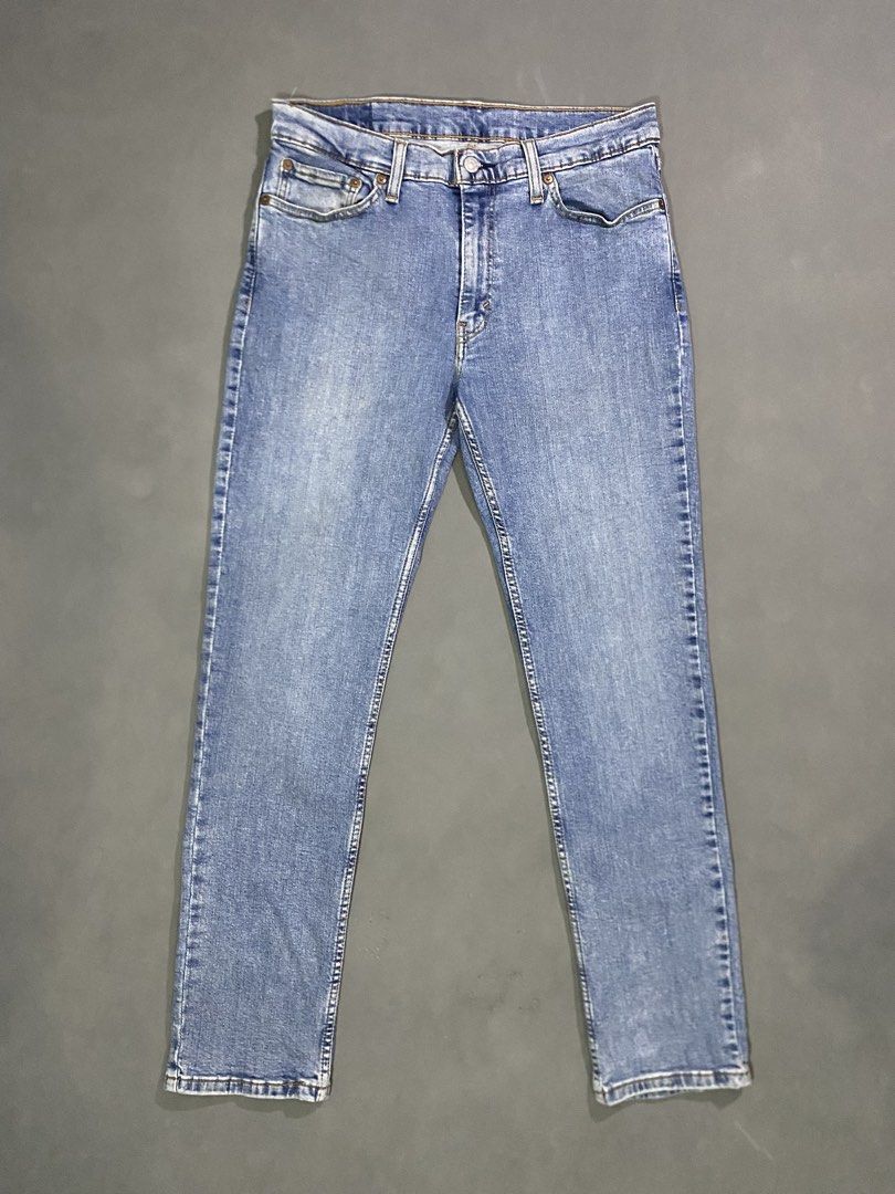 Levi’s 511 slim jeans (Category: Jeans) located in Dumaguete. Submitted by darios_thrift (Listing ID 1469968344, Image 2). Description: Levi’s 511 slim jeans ₱1k + sf Size : 33 Dimes : 32 x 40 Hem : 7 Excellent condition ✅ Issue : None Need wash Color rate : 10/10 (Color may vary due to lighting).