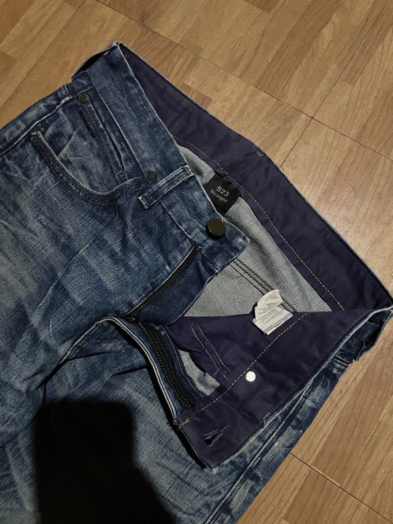 LEVIS 523 BOOTCUT FIT (STRAIGHT ON TAG) (Category: Jeans) located in General Santos City (Dadiangas). Submitted by yusofubpon (Listing ID 1470041386, Image 3). Description: WAIST-33 LENGTH-42 LEGOPEN-8.9 NEED WASH GOOD CONDITION #levis #bootcut .