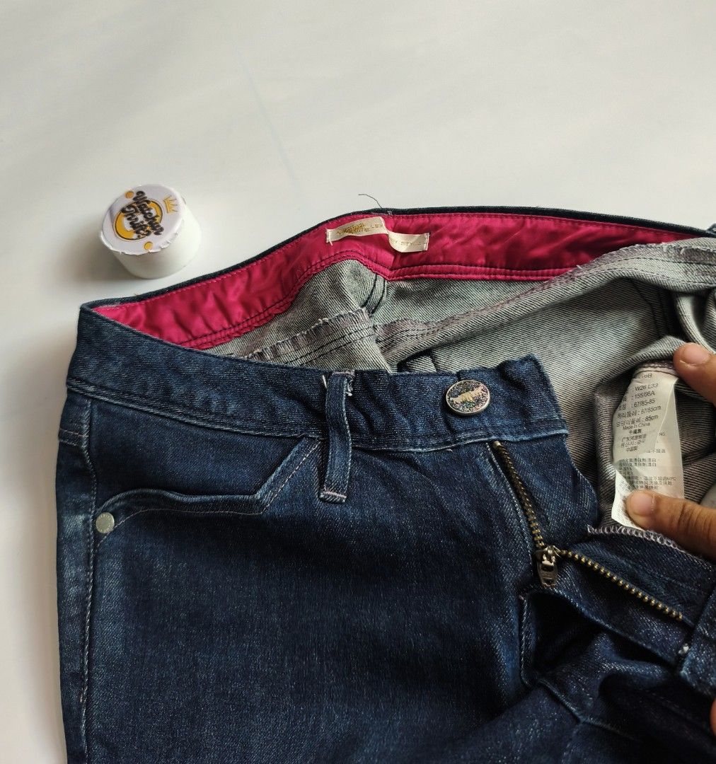Levi’s Ladies Style Classy Bootcut Denim Jeans (Category: Jeans) located in Manapla. Submitted by gentleturtle_3dc683 (Listing ID 1469948868, Image 3). Description: Levi’s Ladies Style Classy Bootcut Denim Jeans 💵 ₱ 479 📏 Size: Waistline 30 - 31Length 38 ½ Hem 6 ½ 🎨 Color Rate: 9.5 /10 or better ✨ Condition: Excellent Pre-loved thrifted item. 💬 Message us for inquiries!.
