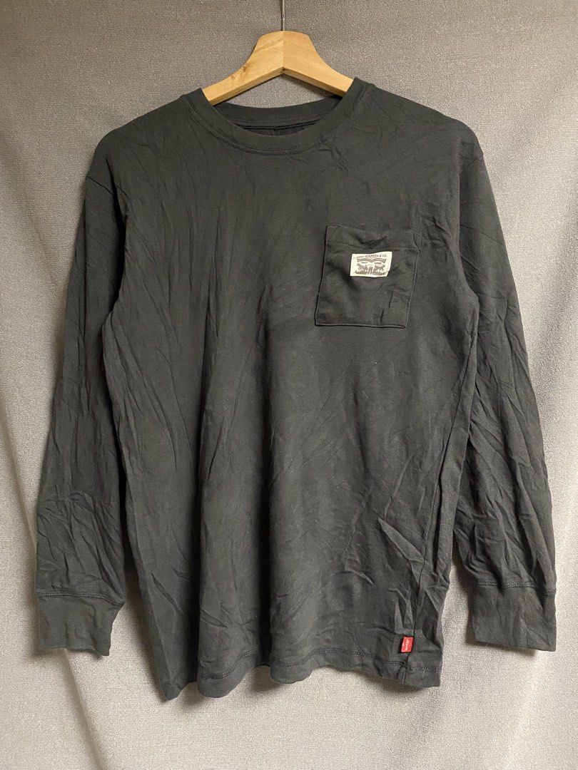 Levis long sleeve side Pocket (Category: Tshirts & Polo Shirts ) located in Cabuyao City. Submitted by ukaythriftshirt (Listing ID 1470060743, Image 1). Description: Levis Long sleeve side Pocket Excellent Condition Small To Medium Dimes 19-25.5 Color rate 9/10 No issue Need wash only fresh from Bale - 480.