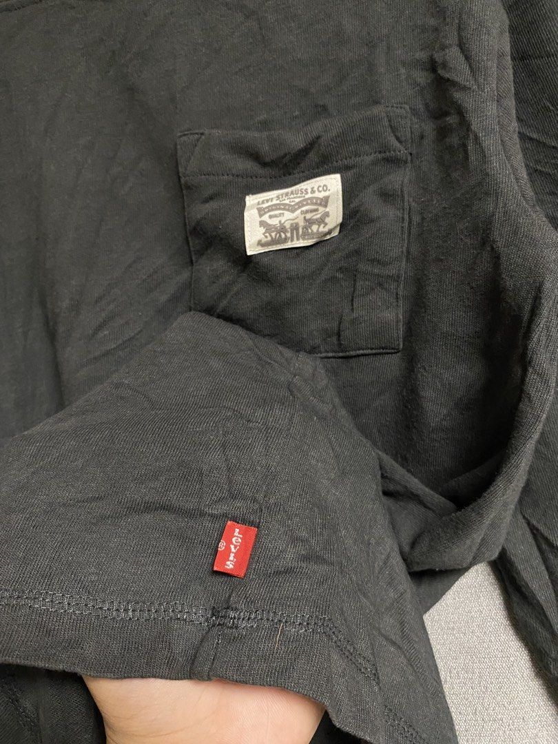 Levis long sleeve side Pocket (Category: Tshirts & Polo Shirts ) located in Cabuyao City. Submitted by ukaythriftshirt (Listing ID 1470060743, Image 2). Description: Levis Long sleeve side Pocket Excellent Condition Small To Medium Dimes 19-25.5 Color rate 9/10 No issue Need wash only fresh from Bale - 480.