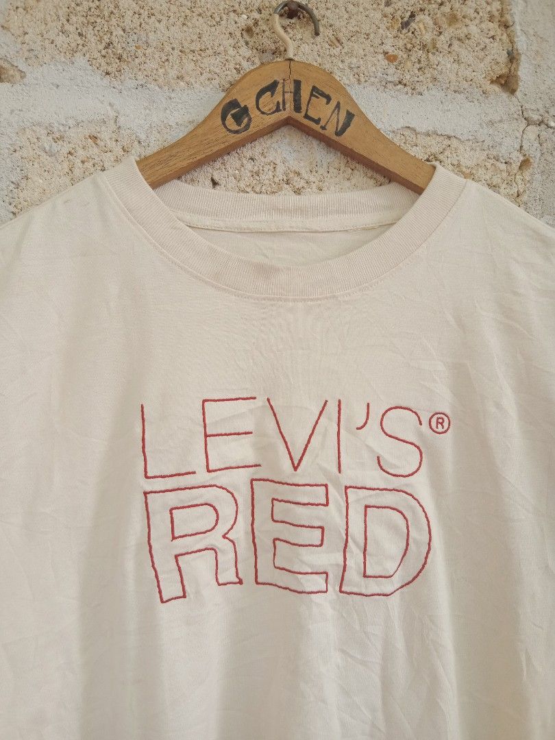 Levi's red (Category: Activewear) located in Dumanjug. Submitted by goldenforest.f91668 (Listing ID 1470008617, Image 2). Description: ad sf 21 X 26 as new condition color rate 10/10 no issue CEBU location.