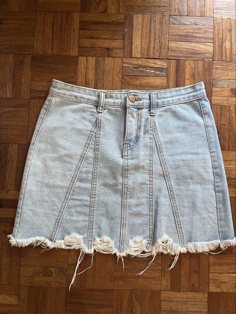 Lightwash Denim Raw Hem Mini Skirt (Category: Skirts) located in Makati City. Submitted by yoursecondbest (Listing ID 1469994080, Image 1). Description: Fits 30 waist..