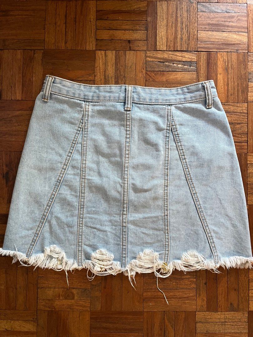 Lightwash Denim Raw Hem Mini Skirt (Category: Skirts) located in Makati City. Submitted by yoursecondbest (Listing ID 1469994080, Image 2). Description: Fits 30 waist..