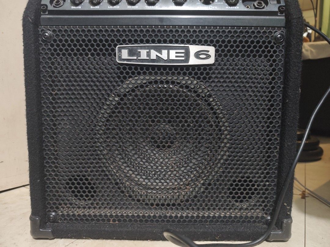 Line 6 LowDown LD15 Bass Amplifier 15 Watts (Category: Soundbars, Speakers & Amplifiers) located in Manila. Submitted by siyaiyan (Listing ID 1470026693, Image 2). Description: Line 6 LowDown LD15 bass amp. 15 watts of power with an 8-inch speaker. Multiple amp models like Clean, R&B, Rock, and Grind. Built-in effects include opto comp, envelope filter, octaver, and chorus. CD/MP3 input and headphones/record output jacks on the front panel. Can b