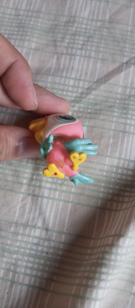 Littlest pet shop bird (Category: Figurines & Statues) located in Victorias. Submitted by tobylacua26871 (Listing ID 1469973144, Image 3). Description: .