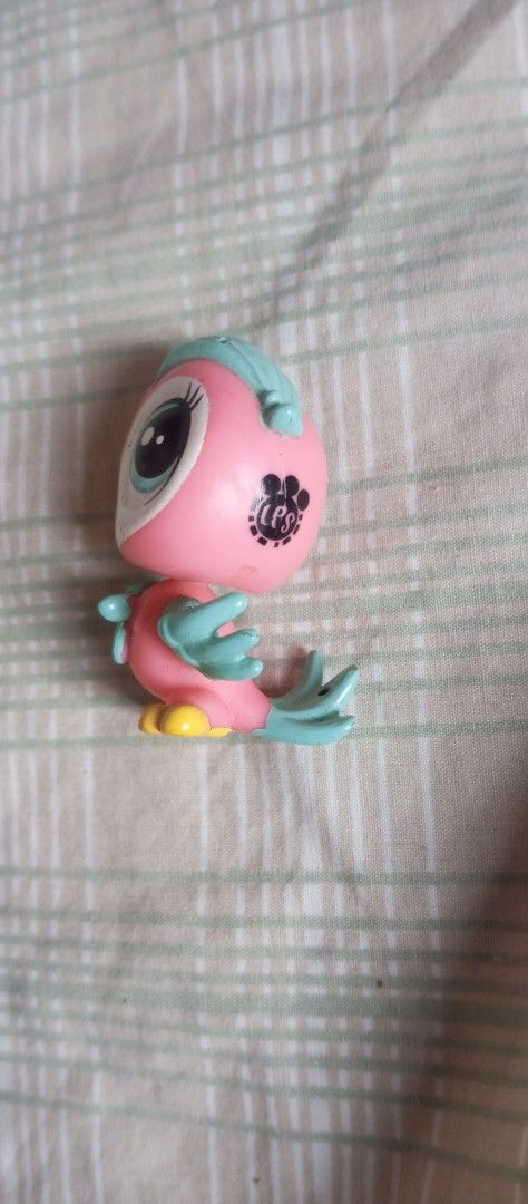 Littlest pet shop bird (Category: Figurines & Statues) located in Victorias. Submitted by tobylacua26871 (Listing ID 1469973144, Image 2). Description: .