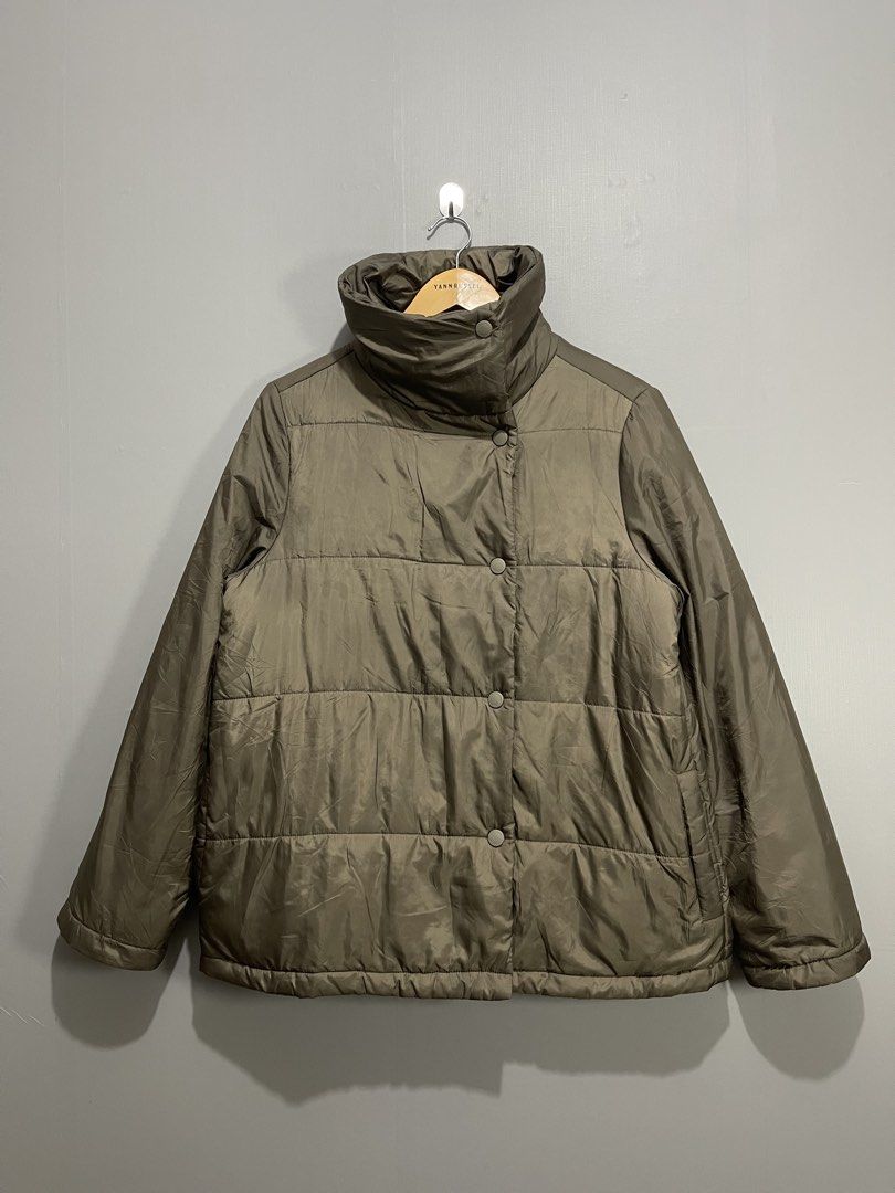 Liz Claiborne Quilted Puffer Jacket (Category: Coats, Jackets and Outerwear) located in Davao. Submitted by yannrussel00 (Listing ID 1469964998, Image 1). Description: 📍𝗟𝗼𝗰𝗮𝘁𝗶𝗼𝗻: 𝗗𝗮𝘃𝗮𝗼 𝗖𝗶𝘁𝘆 📌 𝗜𝘁𝗲𝗺 𝗦𝘁𝗶𝗹𝗹 𝗔𝘃𝗮𝗶𝗹𝗮𝗯𝗹𝗲 𝗥𝗘𝗔𝗗 𝗗𝗘𝗧𝗔𝗜𝗟𝗦 𝗕𝗘𝗟𝗢𝗪 ⬇️ ‼️ Size Medium on tag Dimes W21 x L28 Sleeves 23” Condition 10/10 No issue ₱650 + SF.