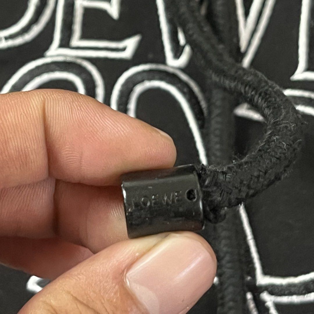 Loewe mid logo hoodie (Category: Coats, Jackets and Outerwear) located in Manila. Submitted by royaldripmanila (Listing ID 1470048410, Image 3). Description: Issue hole W21 L27.5.