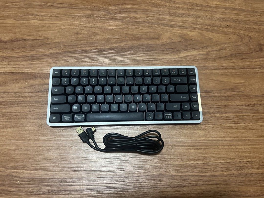 Lofree Flow 84 Keys Mechanical Keyboard (Category: Computer Keyboard) located in Pasay City. Submitted by unikru (Listing ID 1469956259, Image 2). Description: Rfs: Prefer a 100 keys keyboard na low-profile instead and di rin masyado nagagamit. *Bought this sa datablitz ayala malls manila bay february last year. No issues, everything works well kasi barely used siya. You can test it sa meet up or I could provide a recording using it. Included: - 