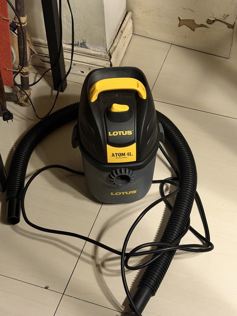 lotus atom 4l wet/dry vaccuum (Category: Vacuum Cleaner & Housekeeping) located in Pasig City. Submitted by deeekei (Listing ID 1469959398, Image 1). Description: .