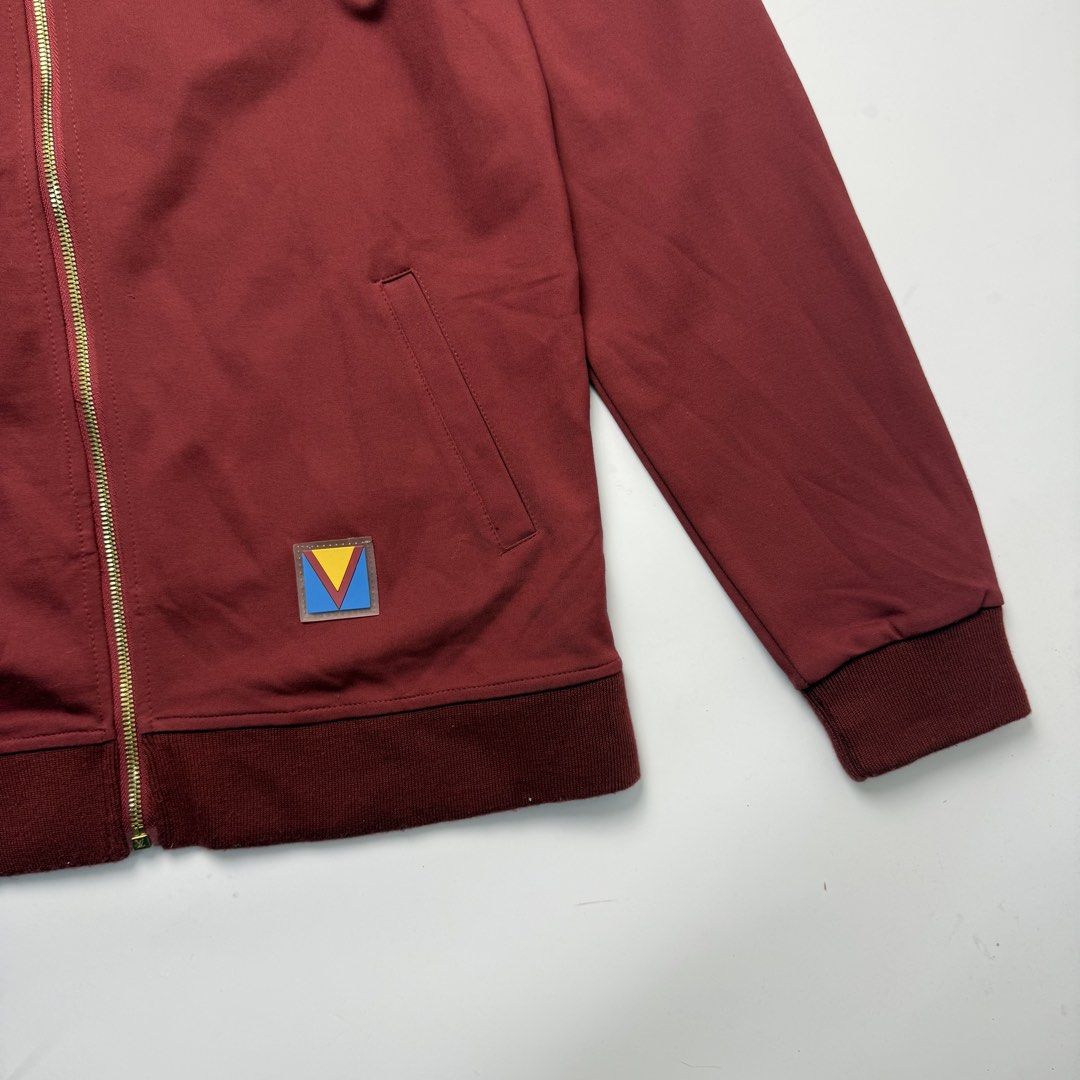 Louis Vuitton (Category: Coats, Jackets and Outerwear) located in Quezon City. Submitted by beastmnl (Listing ID 1470032875, Image 2). Description: Dimension 21 width 28 length .