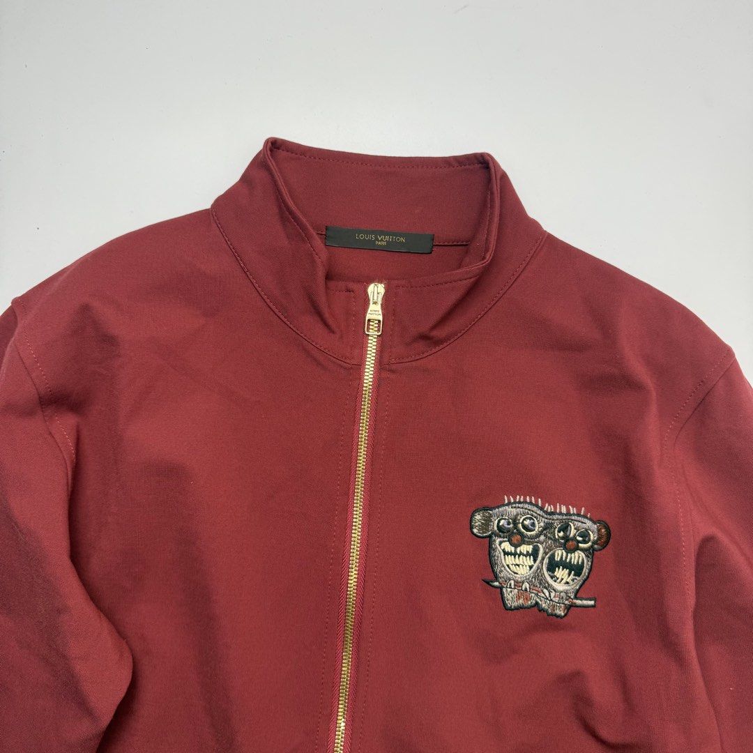 Louis Vuitton (Category: Coats, Jackets and Outerwear) located in Quezon City. Submitted by beastmnl (Listing ID 1470032875, Image 3). Description: Dimension 21 width 28 length .