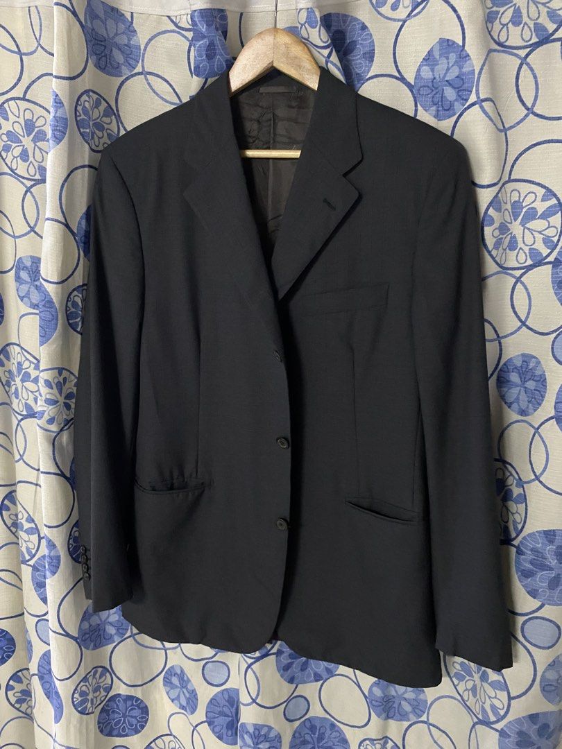 Louis Vuitton 2000s Wool 3- Button Suit With inner Monogram logo (Category: Luxury Apparel) located in Cavite. Submitted by nld_thrift (Listing ID 1470097123, Image 1). Description: Louis Vuitton 2000s Wool 3- Button Suit With inner Monogram logo W 21.5 L 31 Shoulders: 18.5 Size 50 on tag Made in Italy 99% Laine wool 1 % polyester AUTHENTIC No refund/ no return, ask before buy, all sales are final. IF YOU ARE IN DOUBT ABOUT ANY DETAILS OF THE ITE