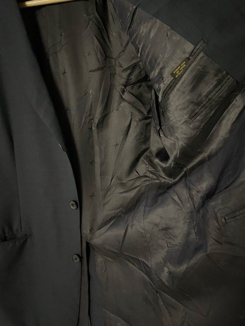 Louis Vuitton 2000s Wool 3- Button Suit With inner Monogram logo (Category: Luxury Apparel) located in Cavite. Submitted by nld_thrift (Listing ID 1470097123, Image 3). Description: Louis Vuitton 2000s Wool 3- Button Suit With inner Monogram logo W 21.5 L 31 Shoulders: 18.5 Size 50 on tag Made in Italy 99% Laine wool 1 % polyester AUTHENTIC No refund/ no return, ask before buy, all sales are final. IF YOU ARE IN DOUBT ABOUT ANY DETAILS OF THE ITE