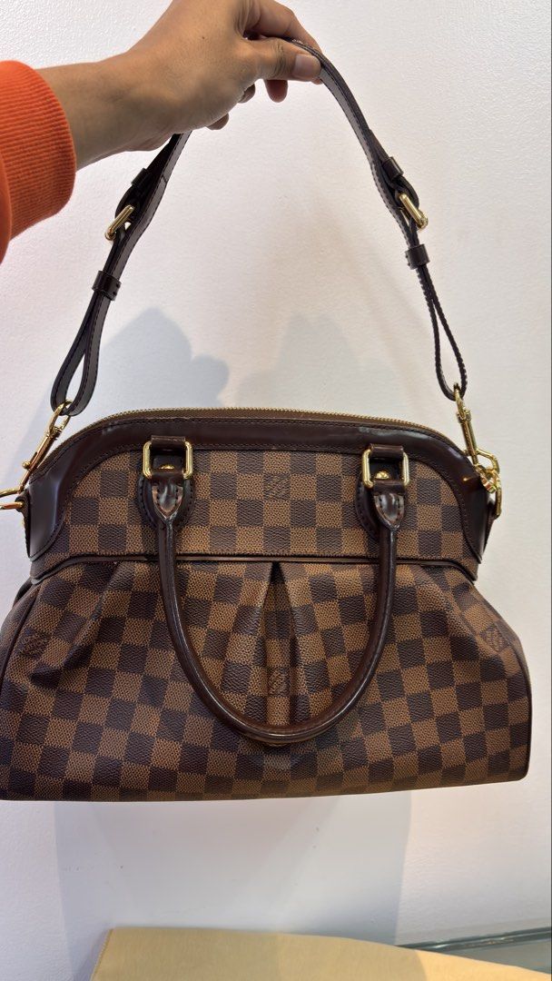 Louis Vuitton Damier Ebene Trevi PM Handbag (Category: Luxury Bags & Wallets) located in Manila. Submitted by luxemax_09 (Listing ID 1470050466, Image 2). Description: .