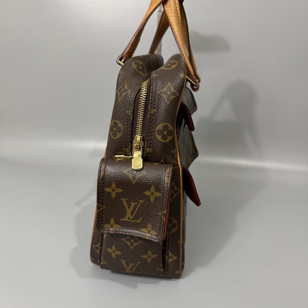 Louis Vuitton Excentri-Cite (Category: Luxury Bags & Wallets) located in Manila. Submitted by astron_15 (Listing ID 1470004809, Image 2). Description: Authentic Lv Rank A no issue! .