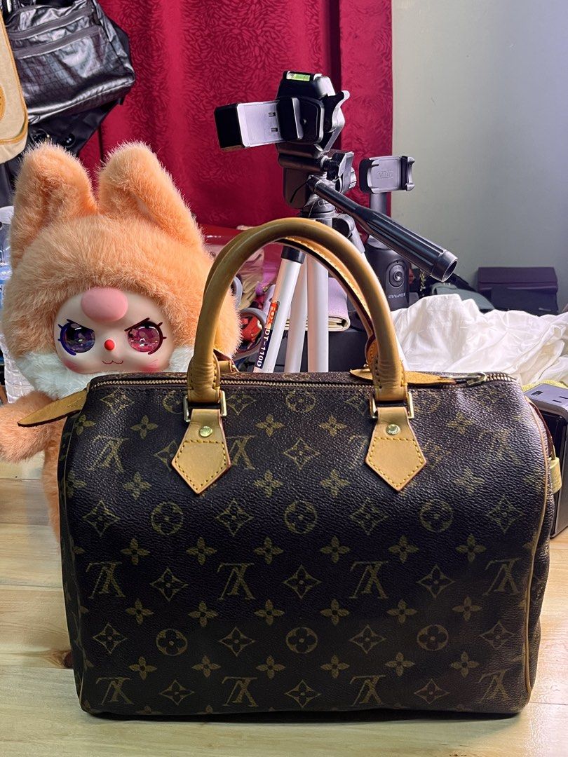 Louis Vuitton hand bag (Category: Shoulder Bags) located in Cagayan de Oro. Submitted by prelovedukayukaybags_cdo (Listing ID 1470020409, Image 1). Description: .