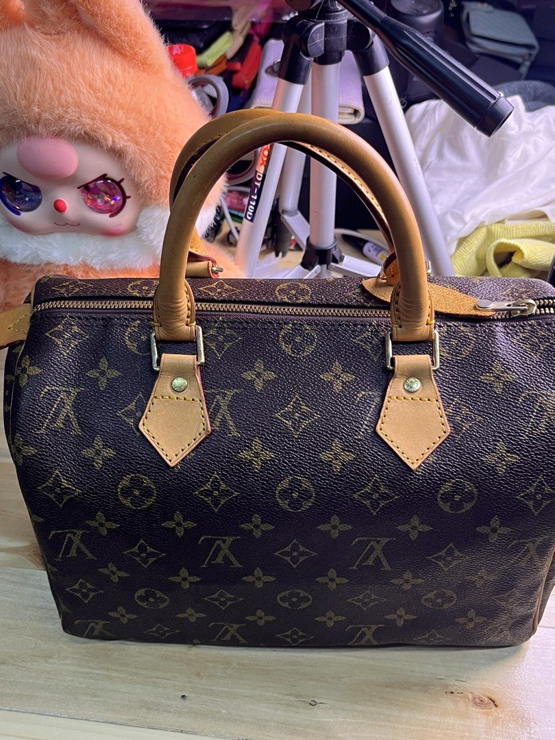 Louis Vuitton hand bag (Category: Shoulder Bags) located in Cagayan de Oro. Submitted by prelovedukayukaybags_cdo (Listing ID 1470020409, Image 2). Description: .