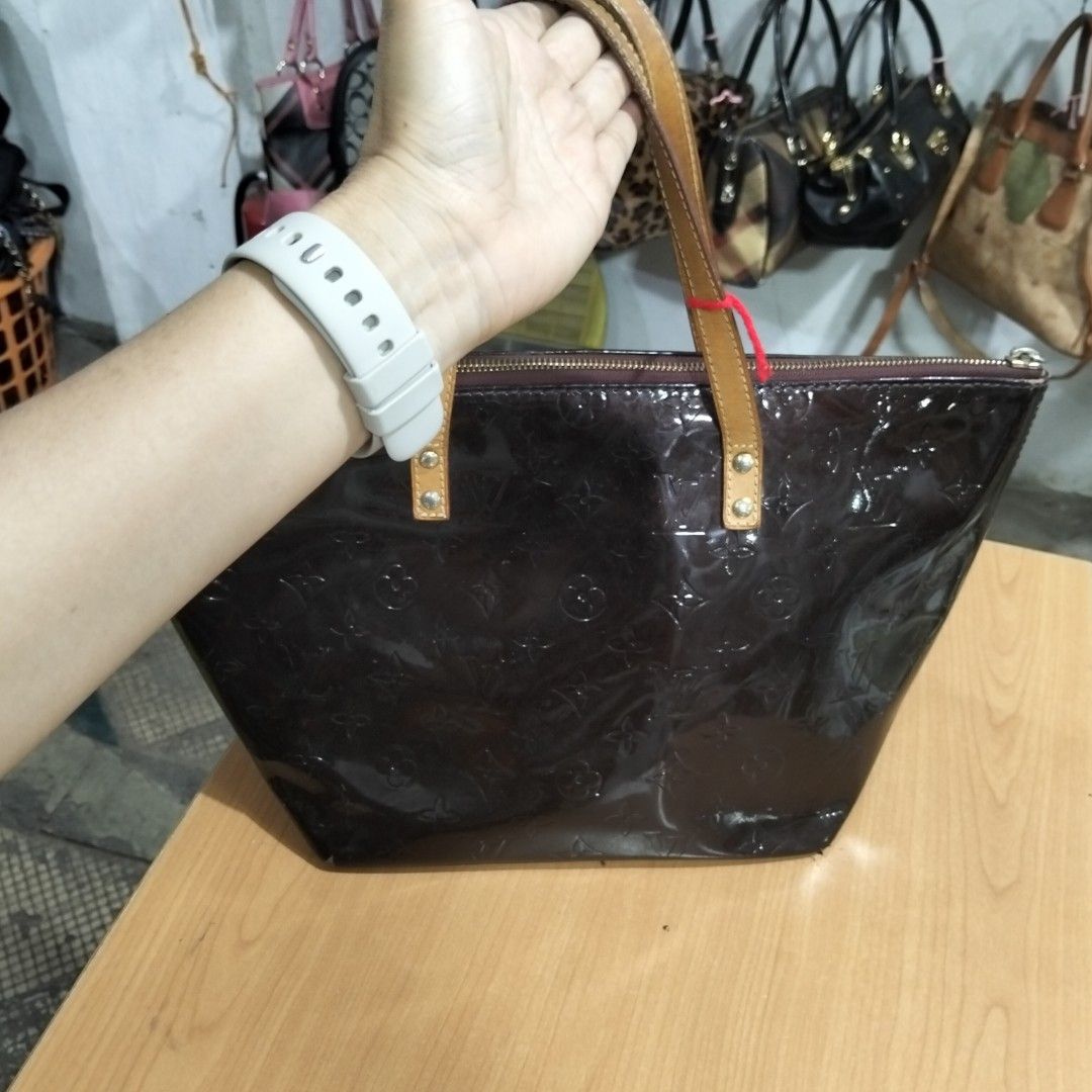Louis Vuitton Handbag (Category: Purses & Pouches) located in El Salvador. Submitted by francheskaukayukay (Listing ID 1470048667, Image 3). Description: .