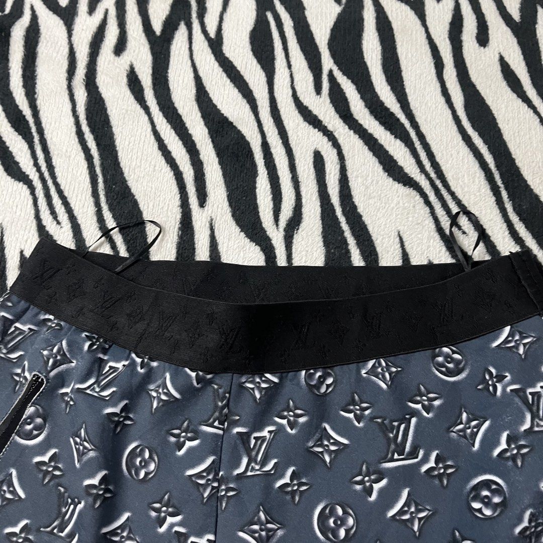 Louis vuitton monogram running short (Category: Shorts) located in Manila. Submitted by royaldripmanila (Listing ID 1470050703, Image 2). Description: Sign of usage W26-30 L17.5.