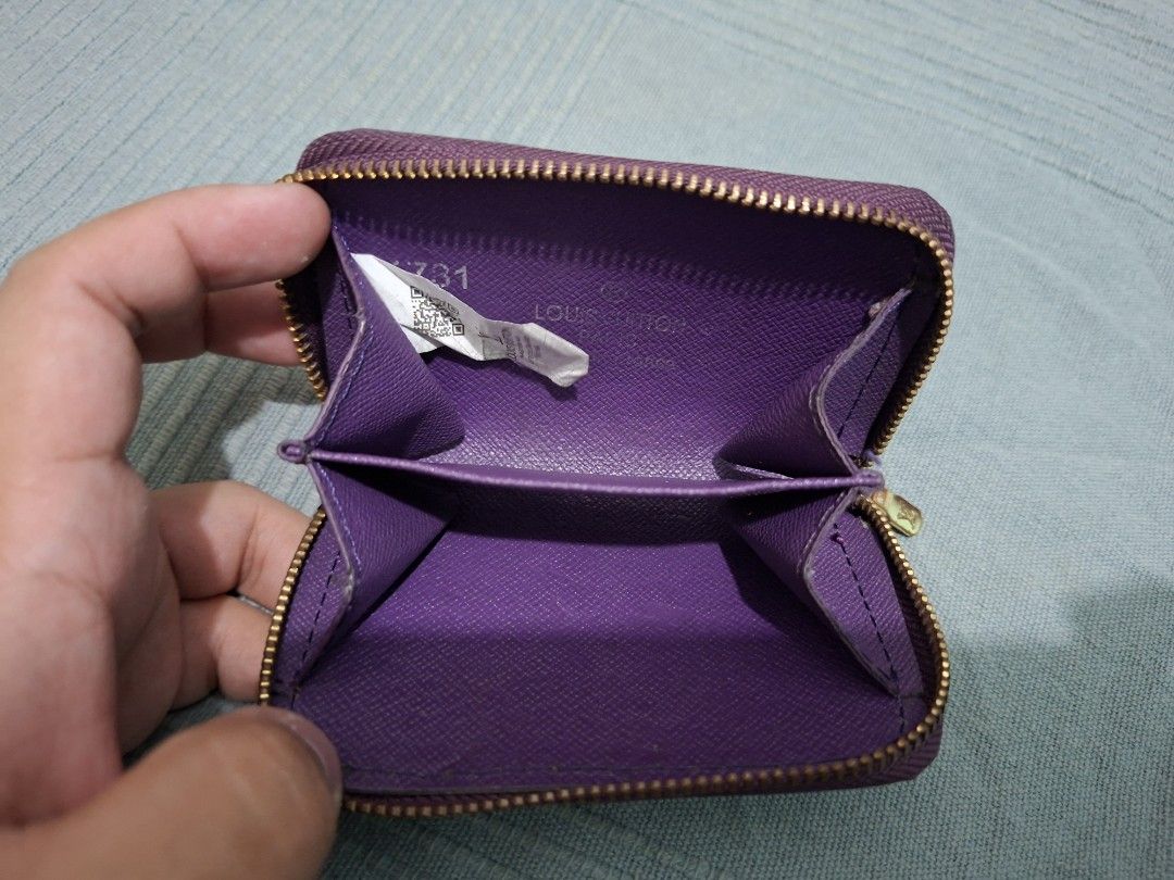 Louis Vuitton Monogram Vernis Zippy Coin Purse (Category: Luxury Bags & Wallets) located in Manila. Submitted by wholly389 (Listing ID 1470040064, Image 2). Description: Louis Vuitton Monogram Vernis Zippy Coin Purse.