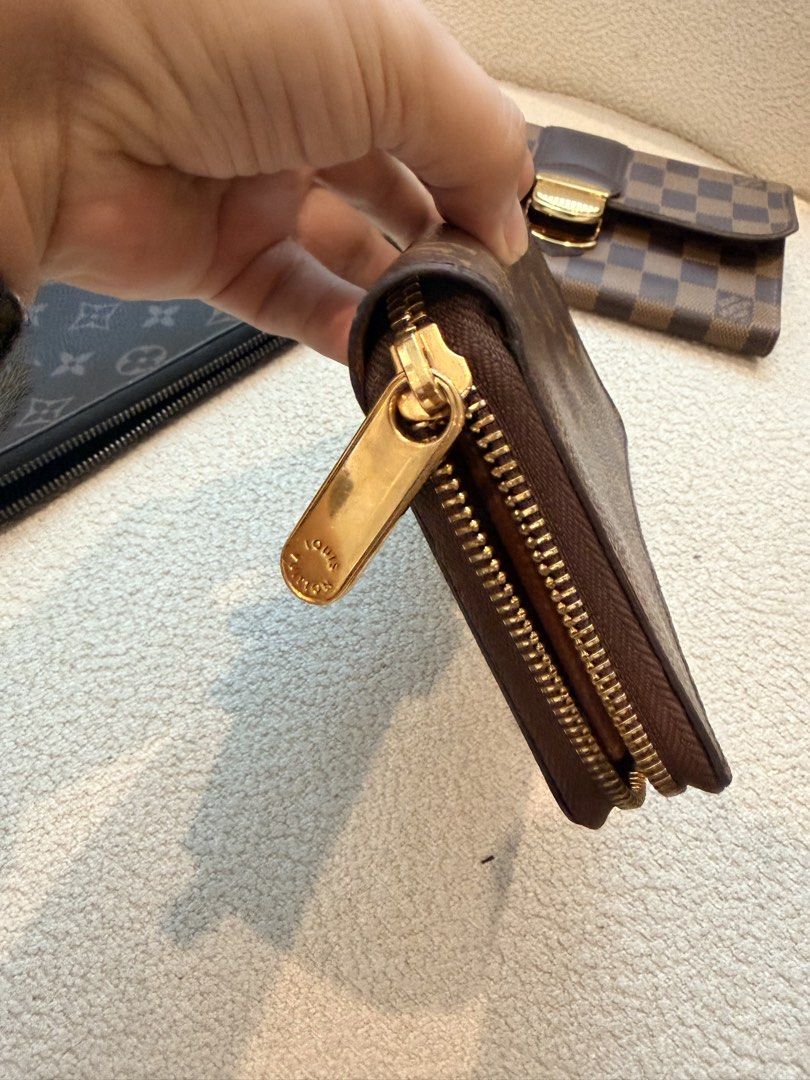 Louis Vuitton Monogram Zippy Wallet (Category: Luxury Bags & Wallets) located in Marikina City. Submitted by micconstant27 (Listing ID 1470104303, Image 2). Description: 15k each.