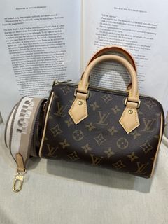 （分類：）位於 。 由 santini_luxury 提交（商品編號 1469993432，圖片 1）。簡介： 。
