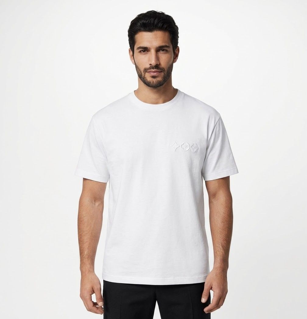 Louis Vuitton Tee (Category: Luxury Apparel) located in Bacolod City. Submitted by luxtrend.ph (Listing ID 1469952438, Image 1). Description: L0UIS VUITT0N SHIRT •Photos may vary due to lighting✨ •For Men •Size: Small - Medium fit •Measurements: 20.5 W / 27.5 L •Condition: Excellent •Issues: None •Actual Color: White🤍 •Color Rate: 9.5/10 •Complete tags •₱rice: 2,280🏷 DM to purchase🛒🛒🛒 Courier: J&T Express MOP: Gcash / Bank Transfer PAYMENT F