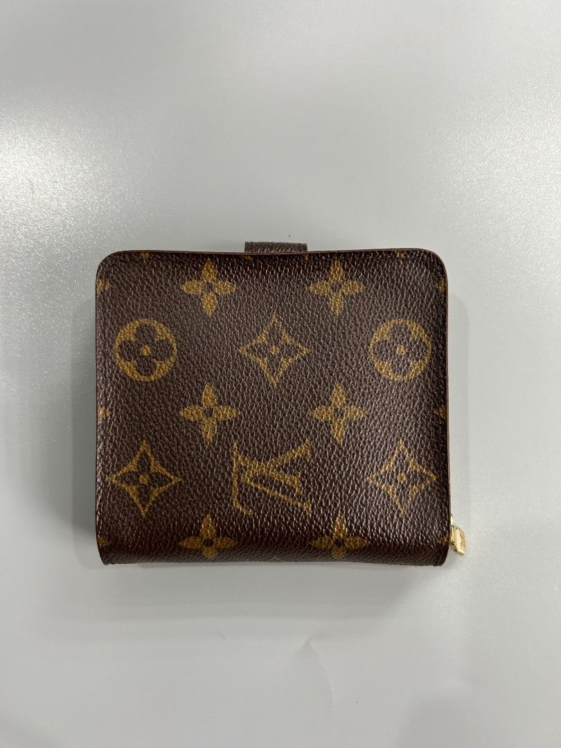 Louis vuitton wallet (Category: Wallets & Card holders) located in Santa Rosa. Submitted by _ba_mo_si_ (Listing ID 1470077905, Image 2). Description: Wallet only Plus sf Dm.