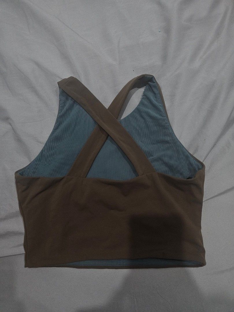 Love Bonito Crisscross Top (Category: Activewear) located in Manaoag. Submitted by dressupdear (Listing ID 1470054114, Image 2). Description: Medium on tag Brown color Crop length.