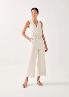 (Category: ) located in . Submitted by iamashopperforclothes (Listing ID 1470111854, Image 1). Description: .