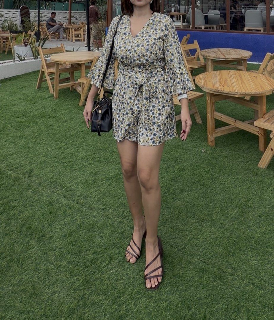Love bonito romper (Category: Rompers) located in Quezon City. Submitted by iamashopperforclothes (Listing ID 1470112363, Image 2). Description: Small.