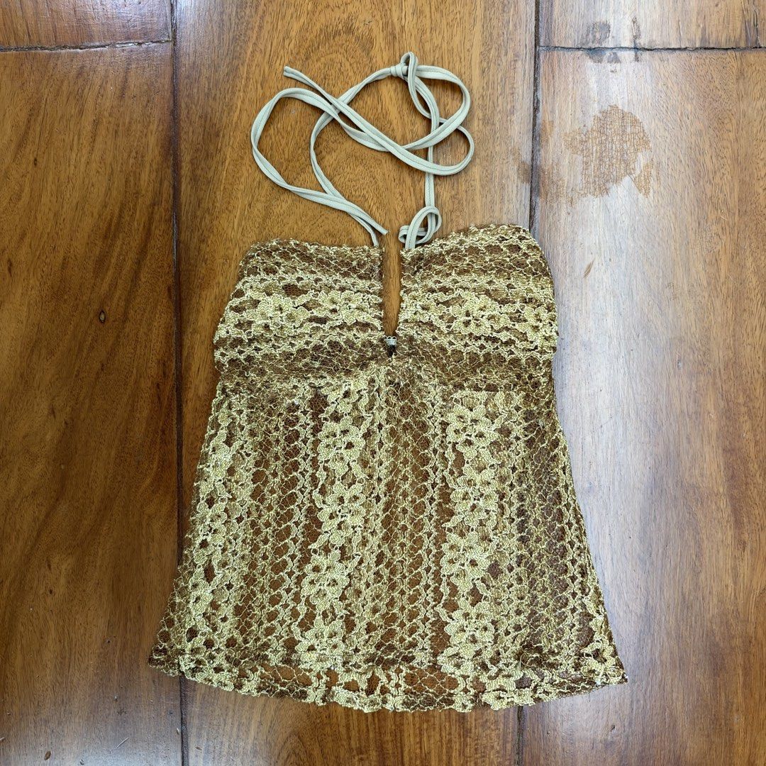 LOVE DIANA HALTER TOP (Category: Sleeveless) located in Muntinlupa City. Submitted by curationbymich (Listing ID 1470132979, Image 1). Description: .