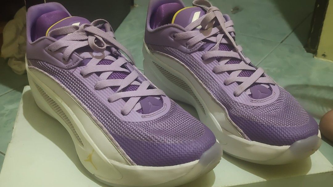 Luka 5 Lakers (Category: Casual Shoes) located in Manila. Submitted by wunderwaffles (Listing ID 1469984605, Image 1). Description: Used on rubber court With Box Tondo Manila Price Negotiable.