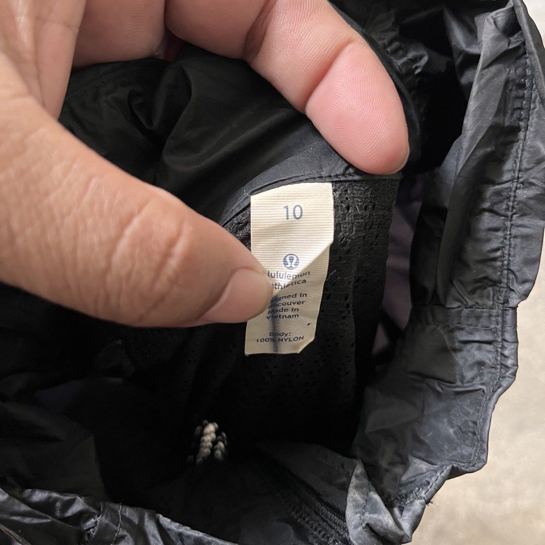 LULULEMON (Category: Activewear) located in Manila. Submitted by jimsuron (Listing ID 1470050469, Image 3). Description: .