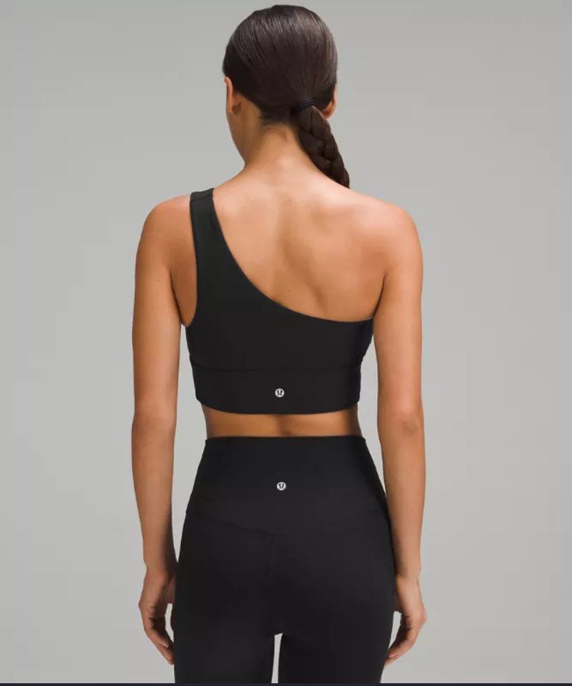 Lululemon | allign assymetric / dot 6 (Category: Activewear) located in Cebu City. Submitted by rarathriftedcb (Listing ID 1470035356, Image 1). Description: Lululemon ✅ Allign Assymetric Bra 🖤 Light support Dot 6 on tag 🏷️ Small to medium 850pesos + sf 95 Reflectorize logo Location : cebu city Page : RaRa thrifted Jnt nationwide Message us 📩.