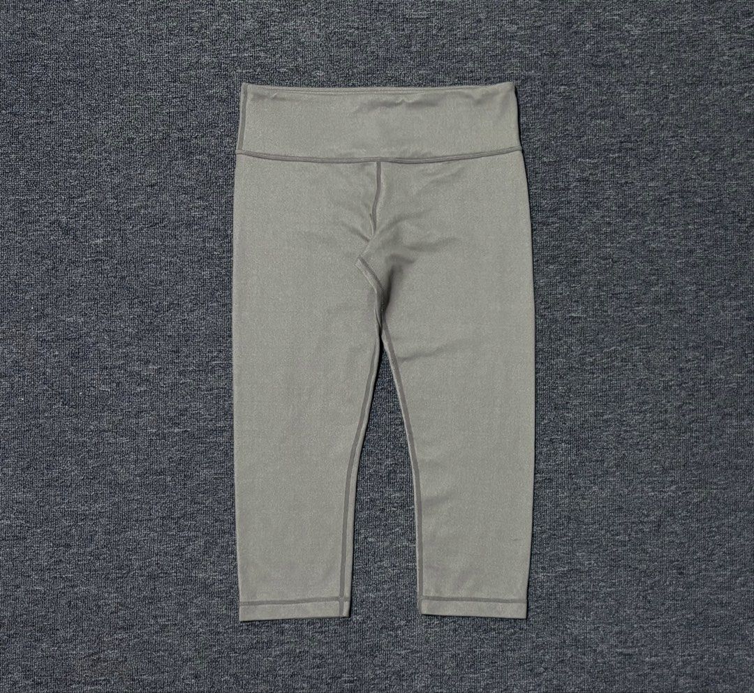 LULULEMON ALIGN HIGH RISE CROP LEGGINGS DOT 6 (Category: Activewear) located in Baras. Submitted by jnc__apparel (Listing ID 1470011111, Image 1). Description: 🏷️ LULULEMON ALIGN HIGH RISE CROP LEGGINGS DOT 6 📌 Waist: 28 📌 Length: 26 📌 Size: DOT 6 📌 Condition: Like new 📌 Color rate: 10/10 📌 Issue: None ✅ Washed and ready to wear.