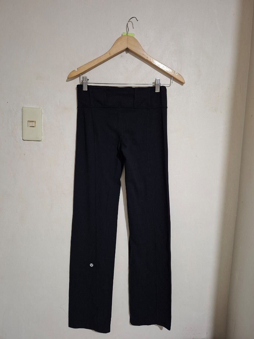 Lululemon belt it out pants 4 (Category: Activewear) located in Subic. Submitted by petitecorner22 (Listing ID 1470087784, Image 3). Description: flattering fit best for 5'2 up in think still pretty.