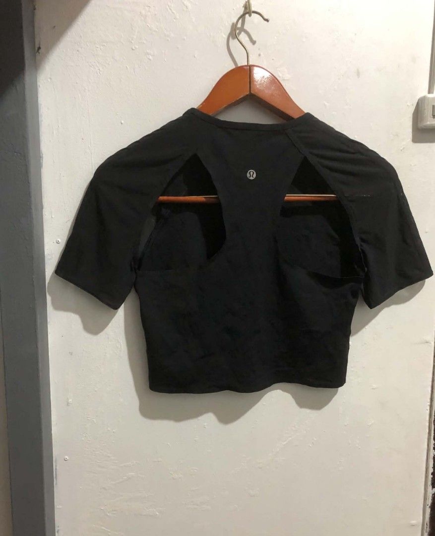 Lululemon challenger Yoga Top (Category: Activewear) located in Cabuyao City. Submitted by THRIFTHITS (Listing ID 1470003270, Image 1). Description: Lùlülemon Challenger yoga Tops (Authentic) Excellent condition W 15 L 16 Mine 350‼️ Direct Message me and Add for fast Transaction ty .