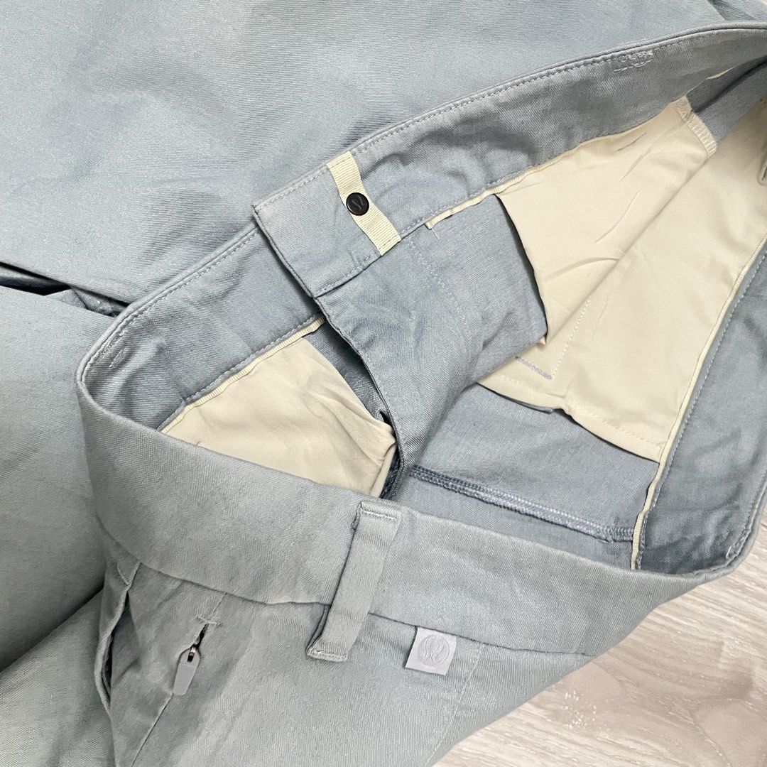 Lululemon Commision Shorts (Category: Activewear) located in Cebu City. Submitted by looted.goods (Listing ID 1470104025, Image 3). Description: 31x19 Leg opening: 11.