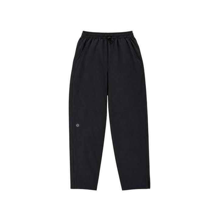 Lululemon Knit Training Pants (Category: Joggers) located in Taguig. Submitted by soyity (Listing ID 1469995469, Image 3). Description: Size Small 29 to 31 Waistline 37 Inches Length 7 Inches Hem No Flaws 800 DISCLAIMER: We are not affiliated, associated, authorized, endorsed by, or in any way officially connected with the brands featured in this post. All brand names, logos, and trademarks are property of their respective owners. Items are sourc