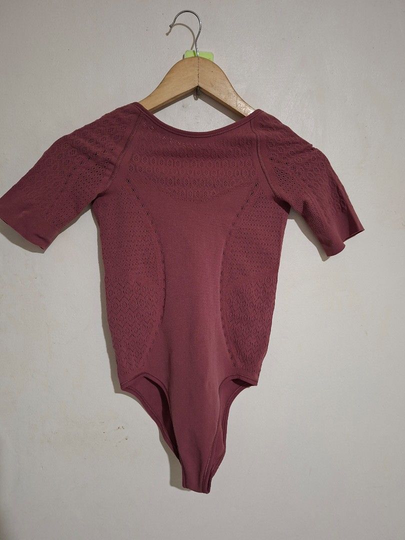 Lululemon reveal bodysuit 4 (Category: Activewear) located in Subic. Submitted by petitecorner22 (Listing ID 1470083700, Image 3). Description: size 4 or small.