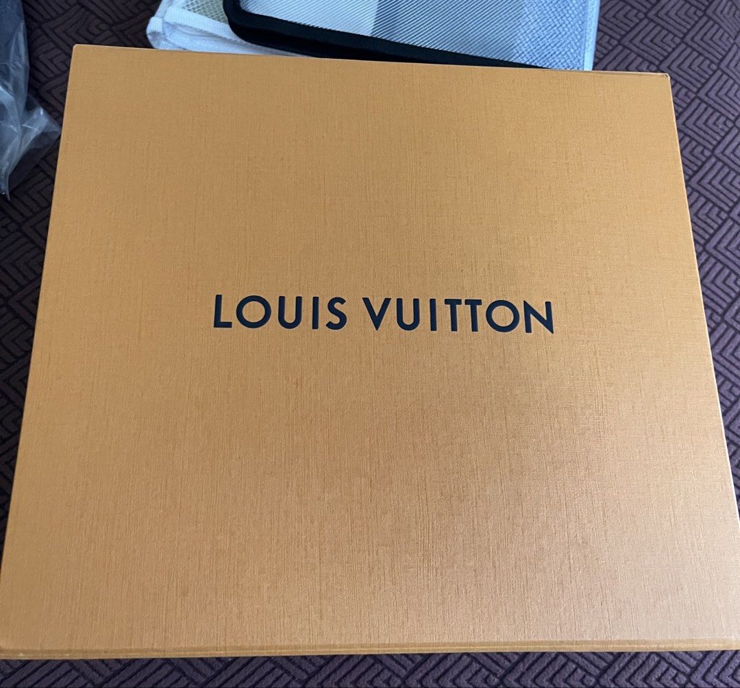 Lv box (Category: Luxury Accessories) located in Bacoor. Submitted by ayit. (Listing ID 1470021695, Image 1). Description: Orir personal sf inc. s nego - Authentic-style Louis Vuitton luxury storage/gift box - Classic LV gold/tan textured finish with bold black branding - Ideal for luxury gifting, accessories organization, or collection display - Meetups available at Citta Italia Subdivision, Molino V, Bacoor, Cavite.